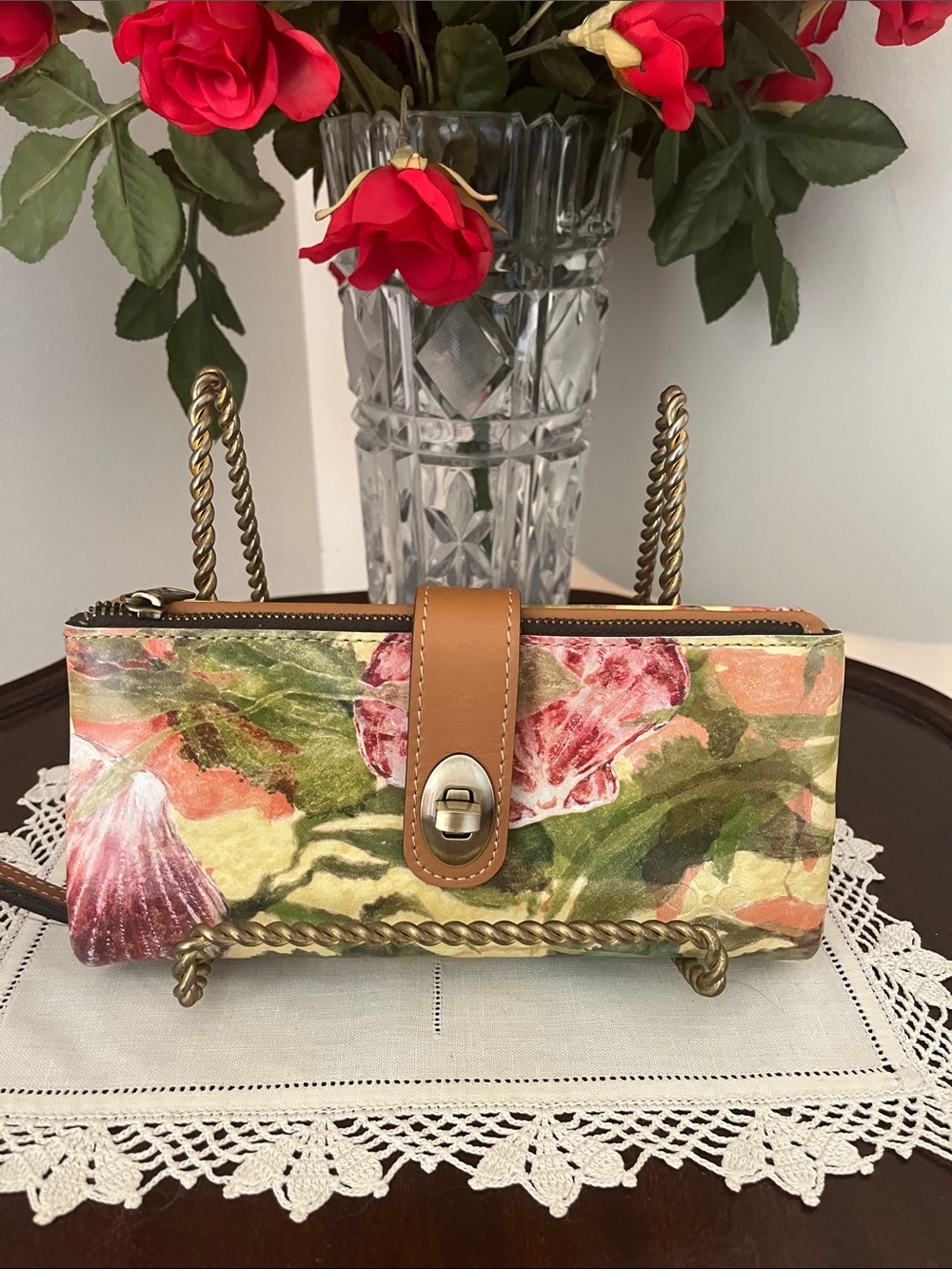 EUC Patricia Nash Annseley wristlet Seashells by the Seashore.